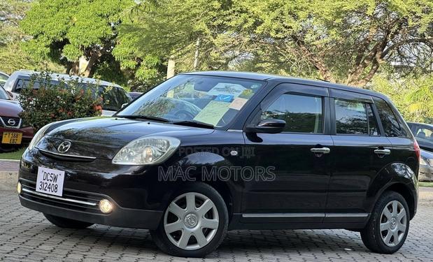 Mazda Verisa 2008 Burgundy