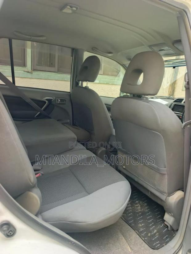 Toyota RAV4 2001 White