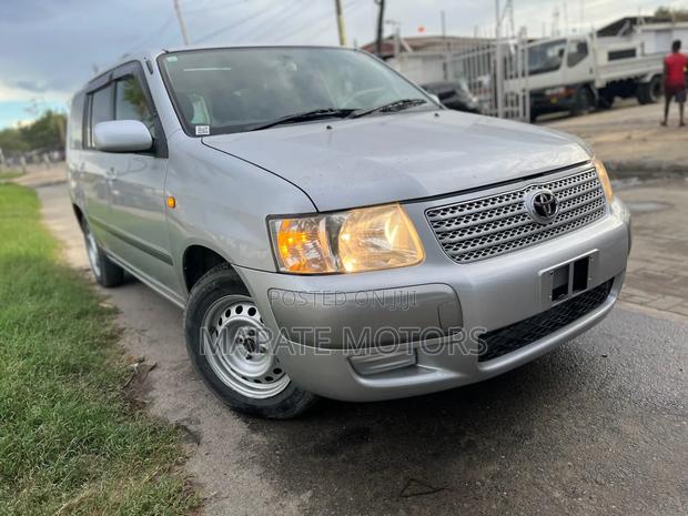 Toyota Succeed 2004 Silver