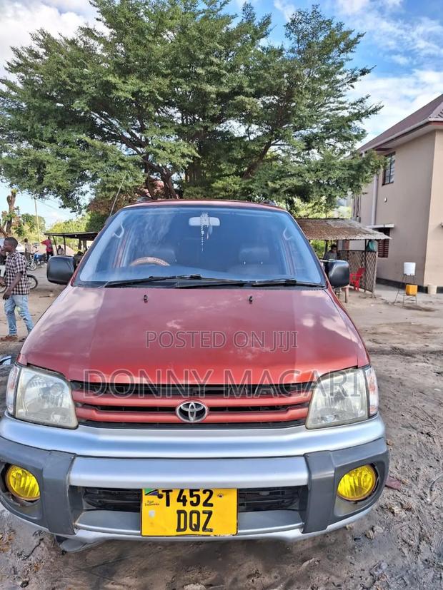 Toyota Noah 2.0 AWD (8 Seater) 2003 Red