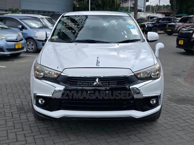 Mitsubishi RVR 2015 Off white
