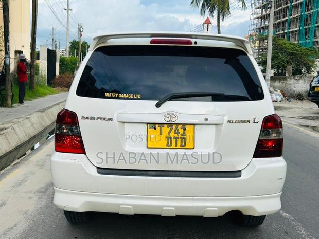 Toyota Kluger 2006 White