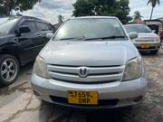 Toyota IST 2005 Silver for sale