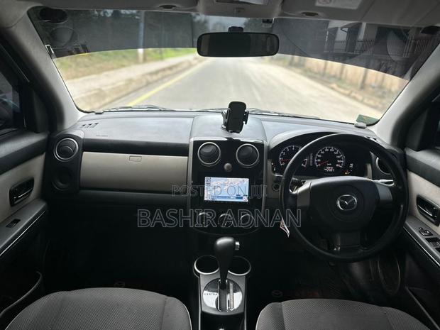Mazda Verisa 2010 Blue