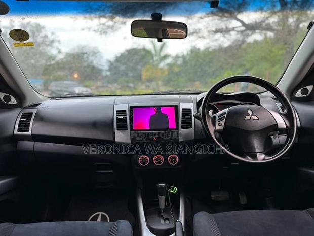 Mitsubishi Outlander 2006 White
