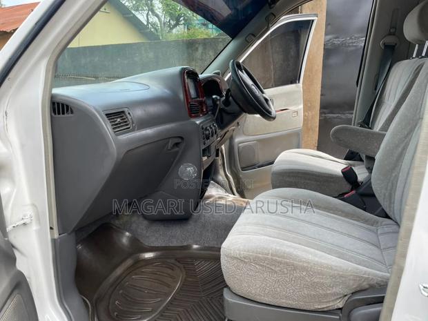 Toyota Noah 2001 White