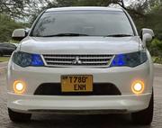 Mitsubishi Outlander 2007 White for sale