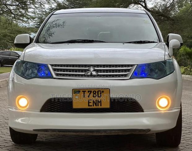 Mitsubishi Outlander 2007 White