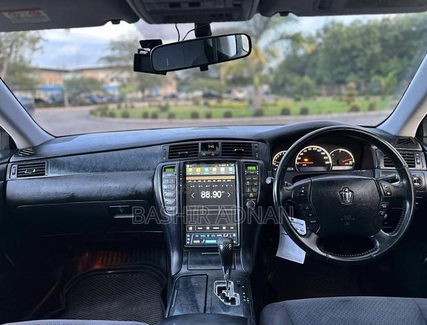 Toyota Crown 2006 Matt Black