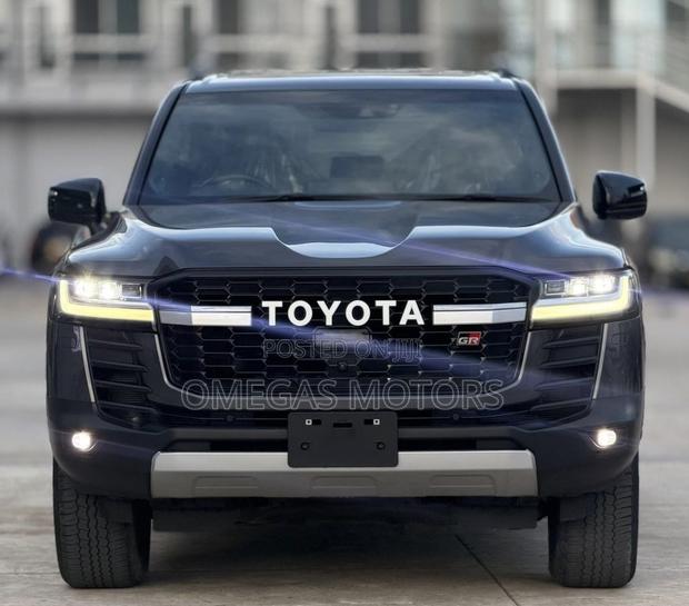 Toyota Land Cruiser 2024 Black