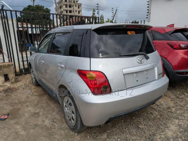 Toyota IST 2005 Silver