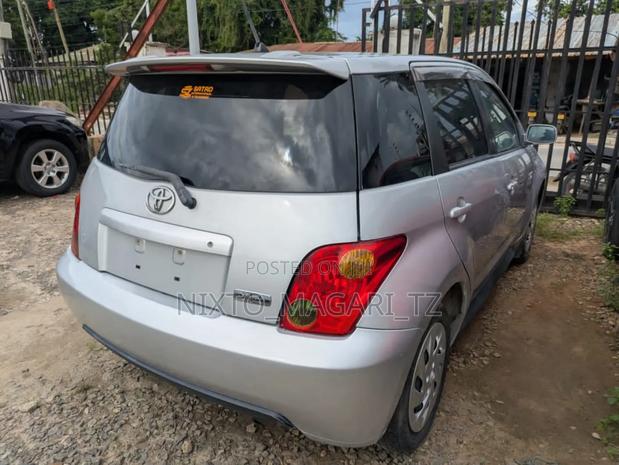Toyota IST 2005 Silver