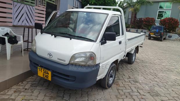 Toyota TownAce 2003 White