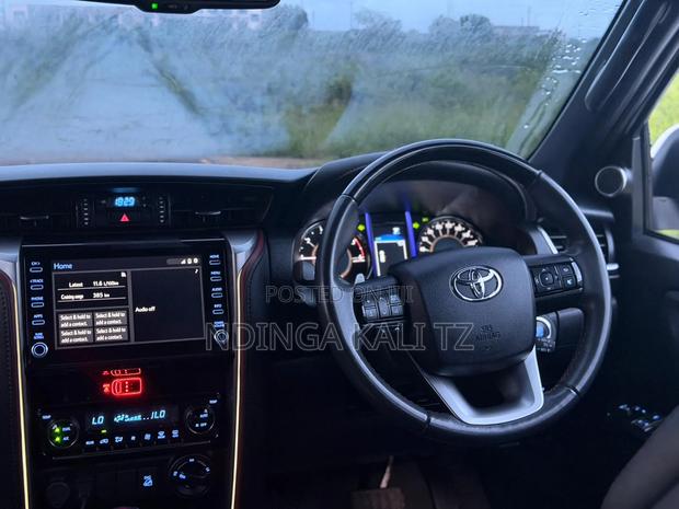 Toyota Fortuner 2025 White