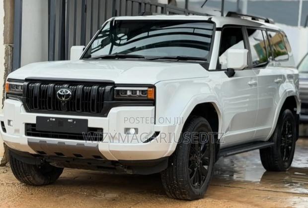 Toyota Land Cruiser Prado 2.8 2024 White