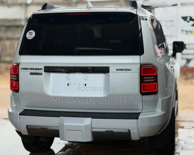 Toyota Land Cruiser Prado 2.8 2024 White