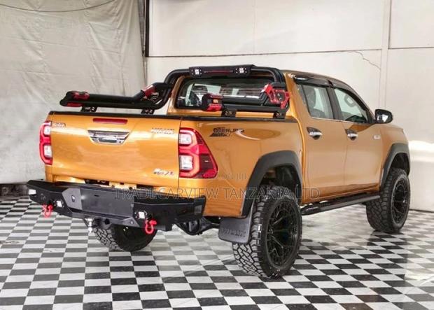 Toyota Hilux 2.8 Diesel 2020 Orange