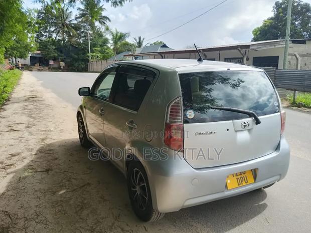 Toyota Passo 1.3 FWD 2006 Silver