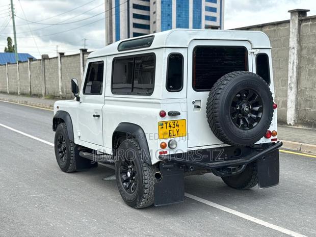 Land Rover Defender 2015 White
