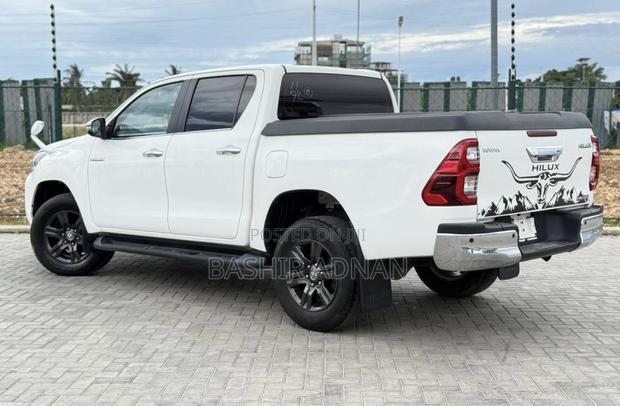 Toyota Hilux 2022 Pearl
