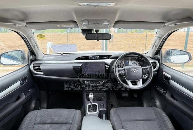 Toyota Hilux 2022 Pearl