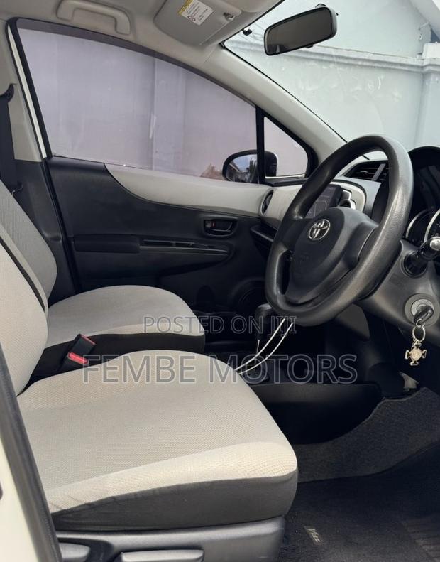 Toyota Vitz 2012 White