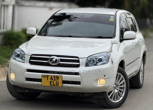 Toyota RAV4 2006 White