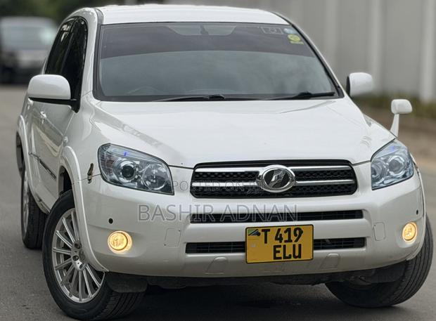 Toyota RAV4 2006 White