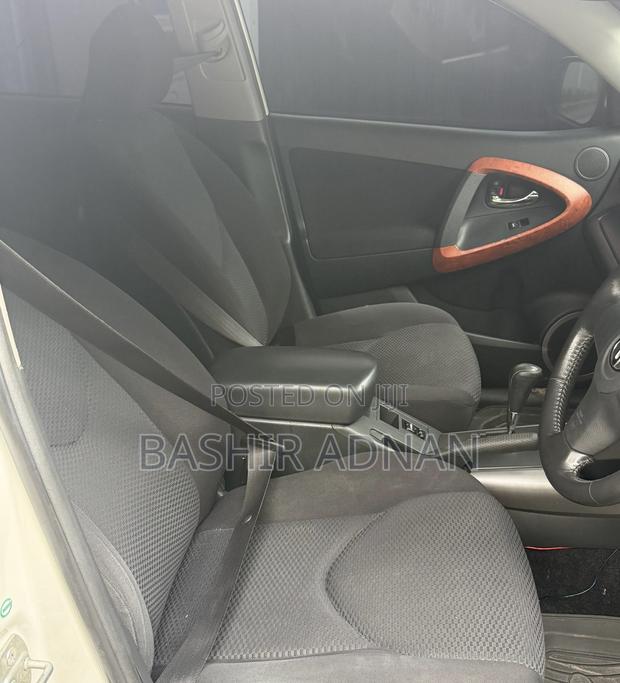 Toyota RAV4 2006 White