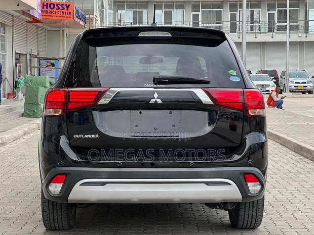 Mitsubishi Outlander 2.0 PHEV AWD 2015 Black