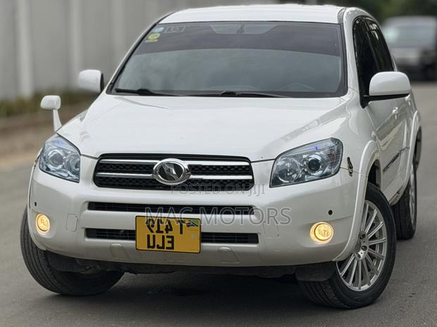 Toyota RAV4 2006 White