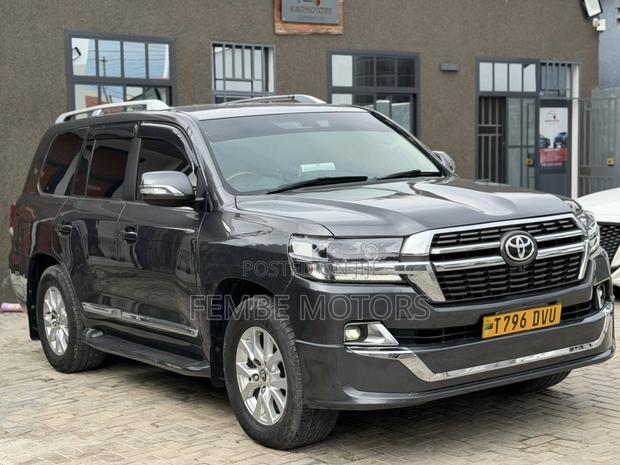 Toyota Land Cruiser 2012 Gray