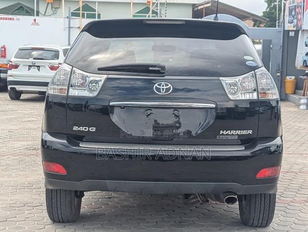 Toyota Harrier 2.4 2011 Matt Black