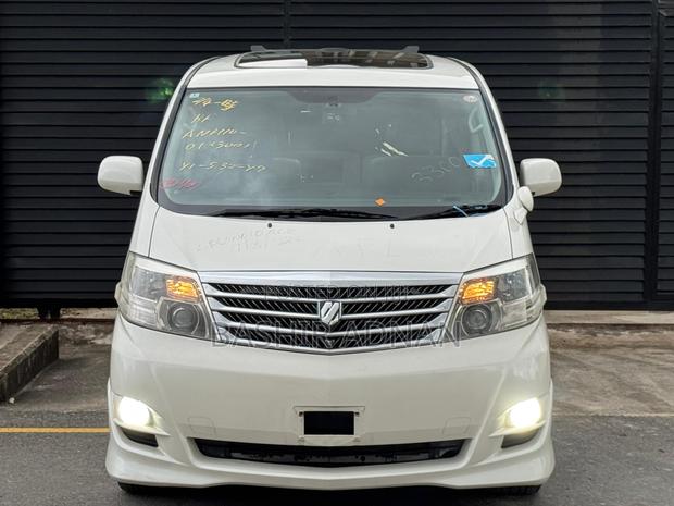 Toyota Alphard 2.4 Petrol FWD 2005 White
