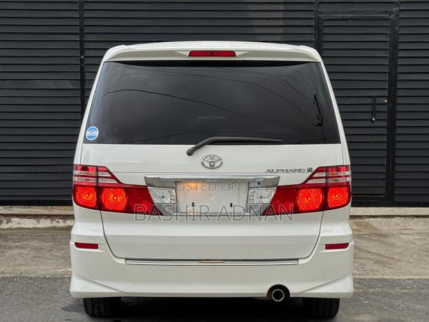 Toyota Alphard 2.4 Petrol FWD 2005 White