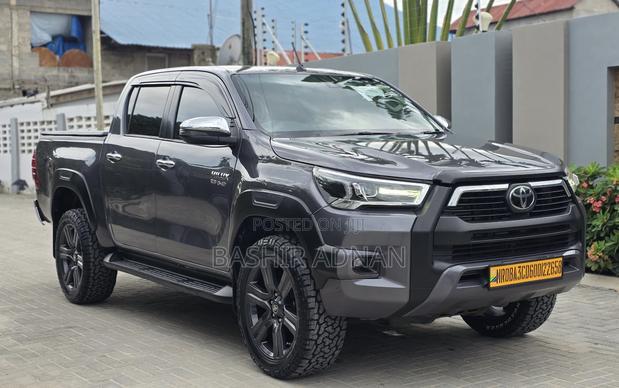 Toyota Hilux Revo Double Cab Deisel 2.8 AWD 2021 Gray