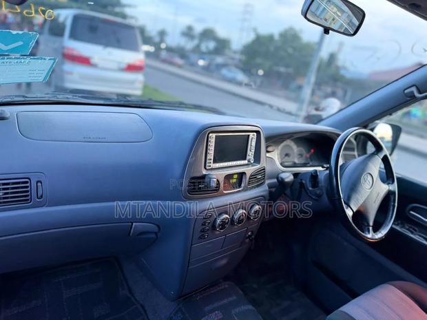 Toyota Noah 2.0 FWD (8 Seater) 2001 Black