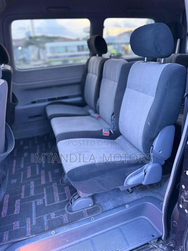 Toyota Noah 2.0 FWD (8 Seater) 2001 Black