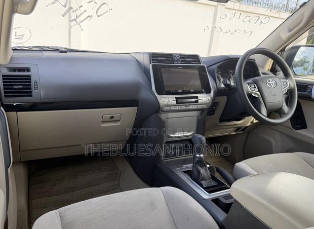 Toyota Land Cruiser Prado 2018 White