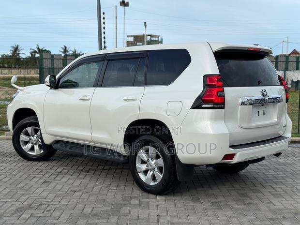 Toyota Land Cruiser Prado 2.8 2020 White