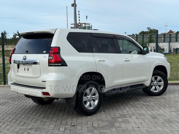 Toyota Land Cruiser Prado 2.8 2020 White