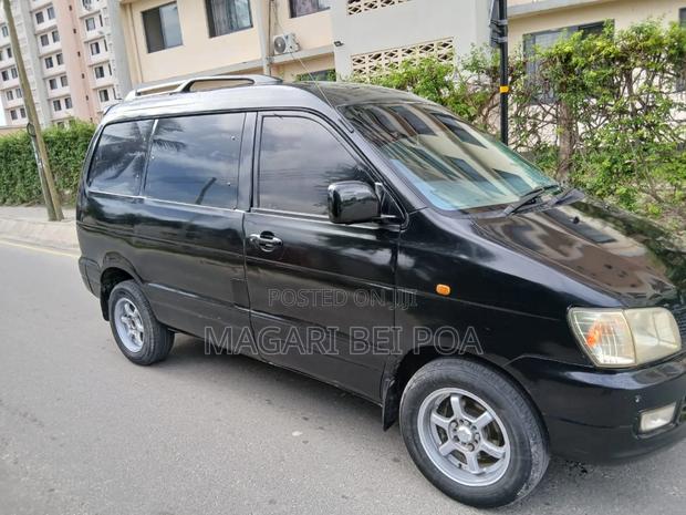 Toyota Noah 2005 Black