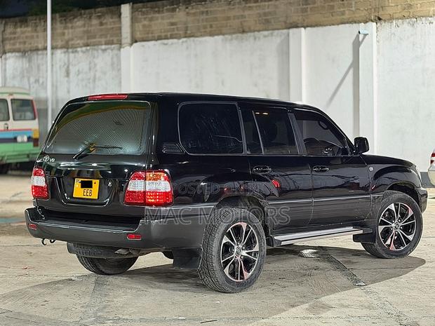 Toyota Land Cruiser 2003 Black