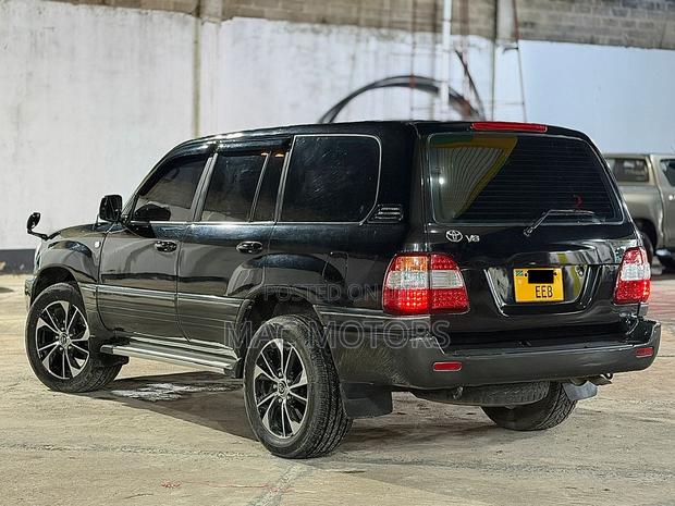 Toyota Land Cruiser 2003 Black