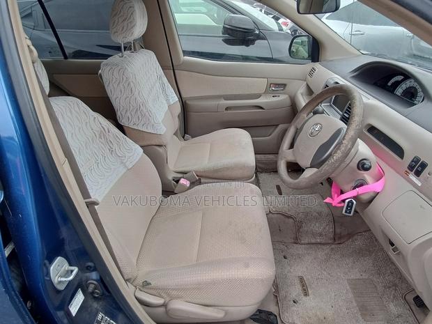 Toyota Raum 2009 Blue
