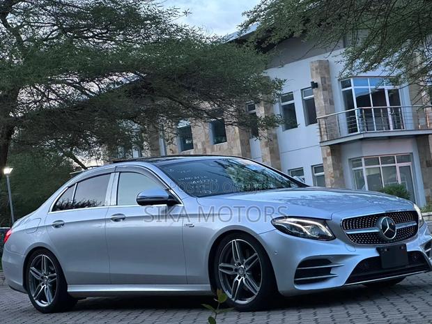 Mercedes-Benz E200 2016 Silver