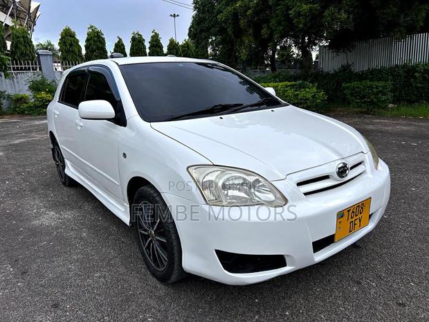 Toyota Corolla RunX 2004 White