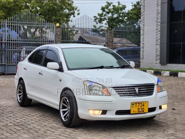 Toyota Premio 2005 White
