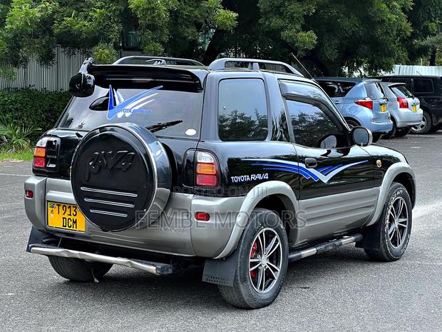 Toyota RAV4 1999 Black