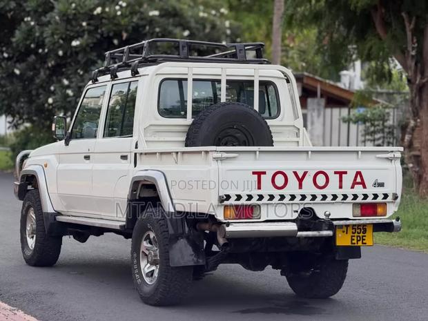Toyota Land Cruiser 4.5 V8 TD 2019 White